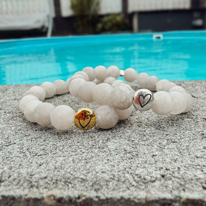 Farbenspiel fürs Herz – Edelstein-Armbänder mit Herzperle